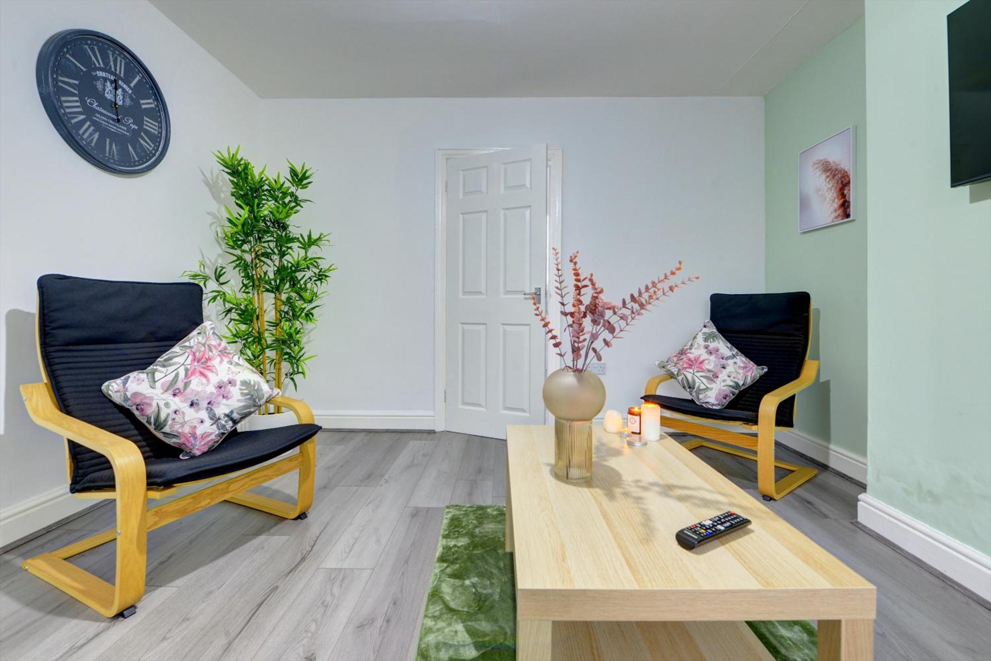 Stunning And Lovely 3 Bed House - Catch 22 Ковентрі Екстер'єр фото